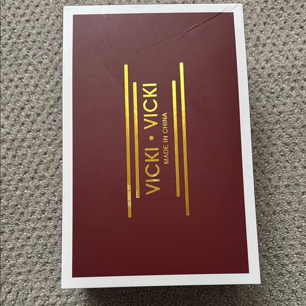 Elegant Tan Wedge Sandals with Adjustable Straps - Picture 7 of 9